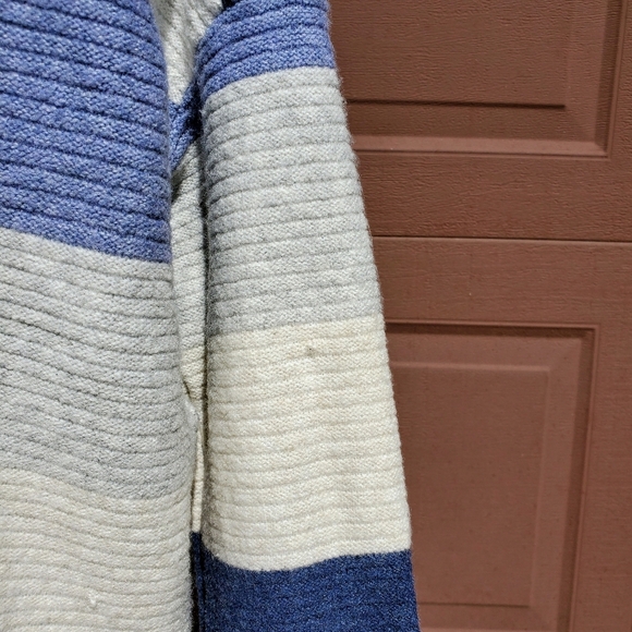 Pink Republic Blue and Gray Striped Women's Sweater Size Large - Picture 8 of 15